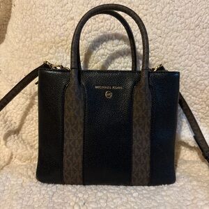 Michael Kors Austin Medium Pebbled Leather